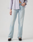 ג׳ינס Levi's A8421-0020 — צילום מקור על דוגמנית, חזית