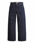 ג׳ינס Levi's A8701-0007 — חזית על רקע לבן, תמונה מעובדת על בסיס צילומי הדגם