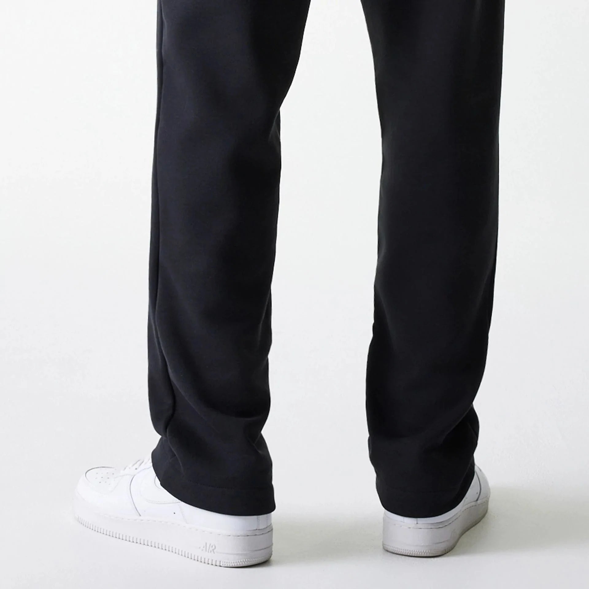 NE STRAIGHT LEG JOGGER NEWERA BLK