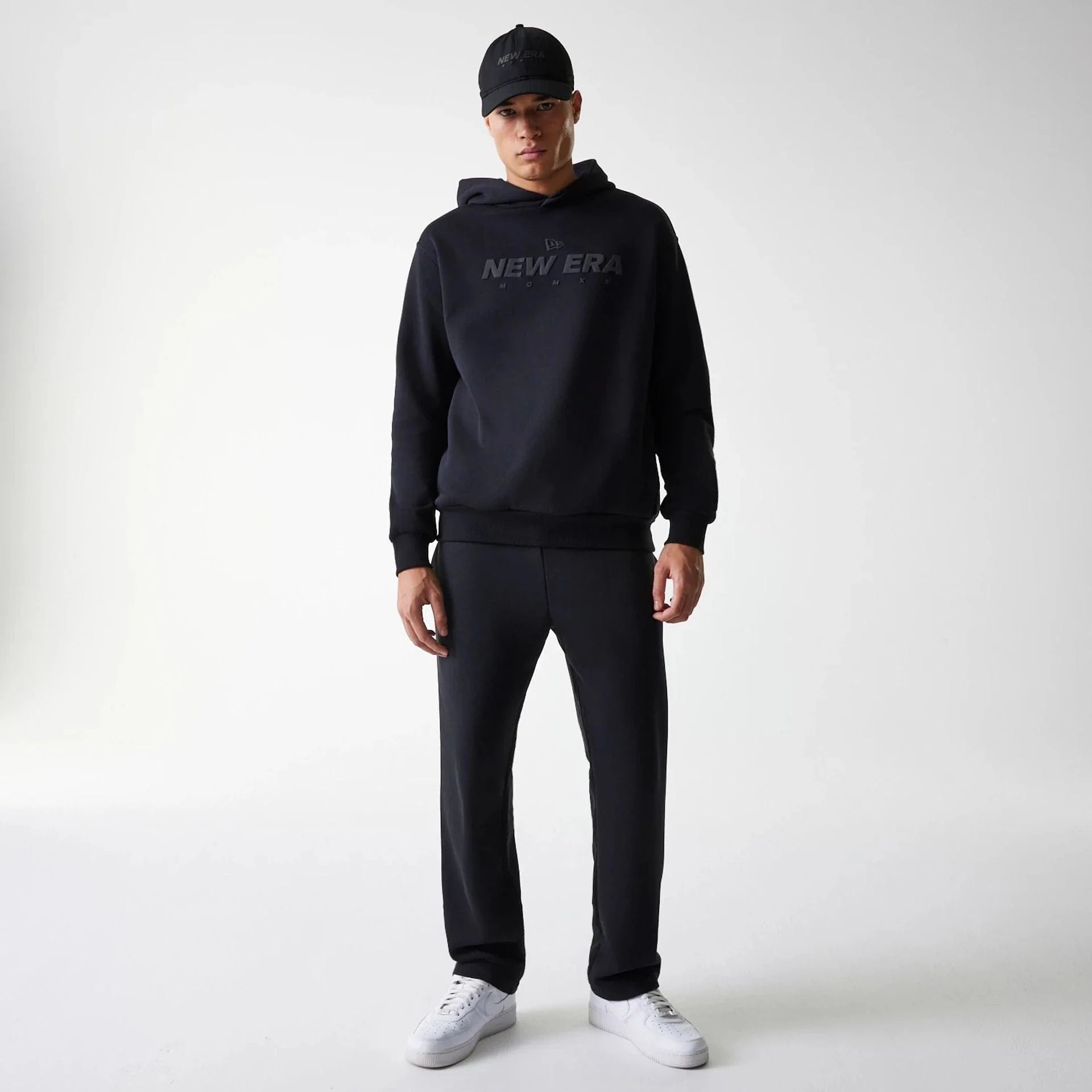 NE STRAIGHT LEG JOGGER NEWERA BLK