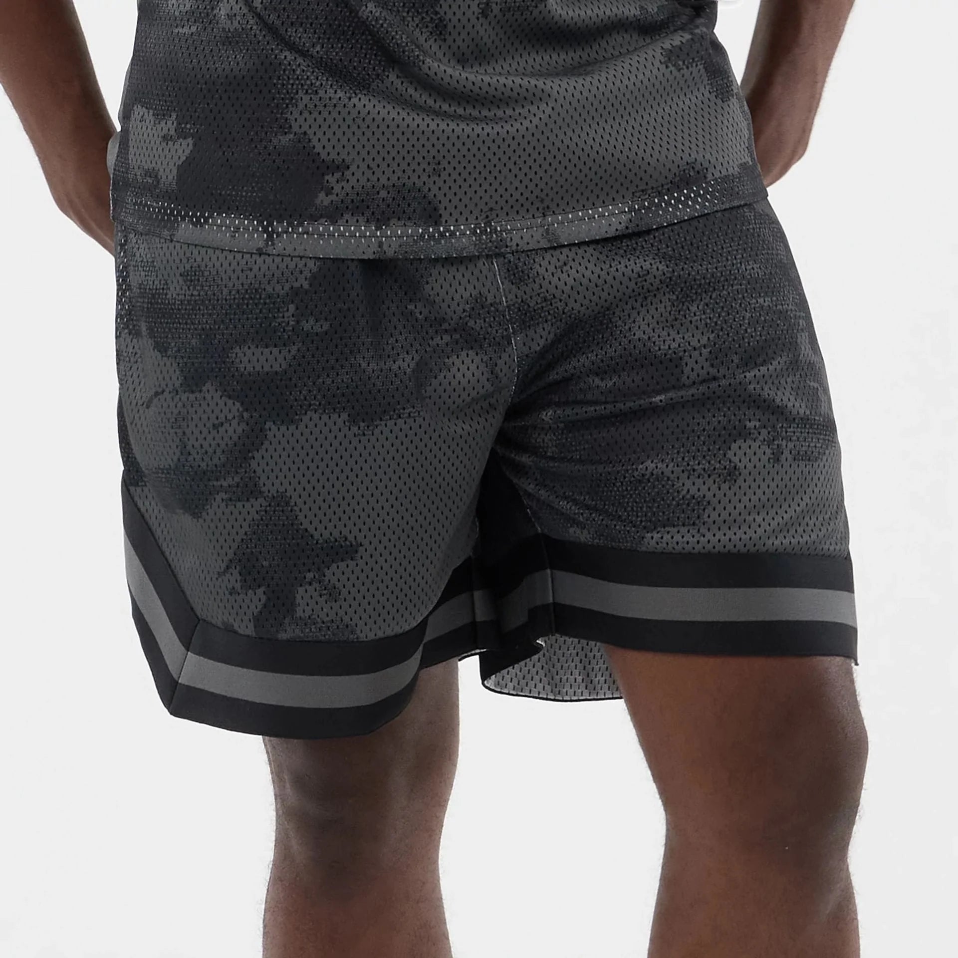 60856200 AOP Mesh Short New Era - BLK