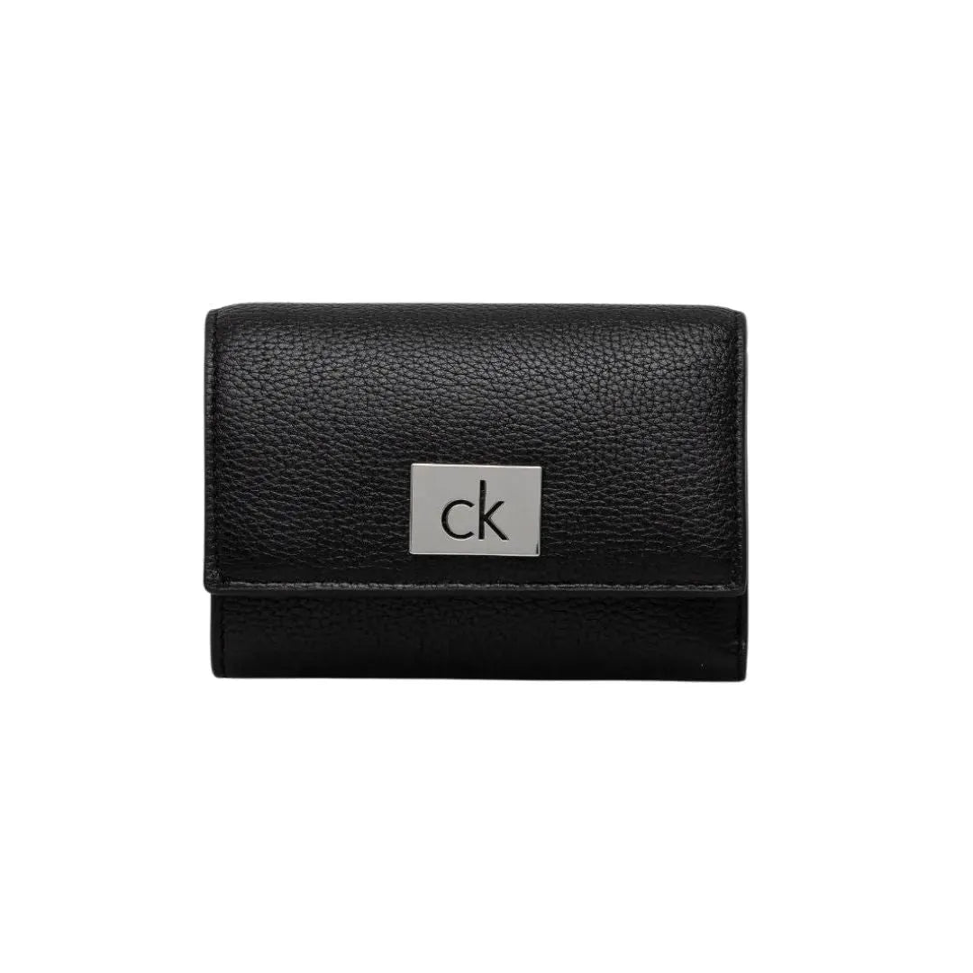 CK PLAQUE SMALL TRIFOLD W/ZIP K60K612834 BEH