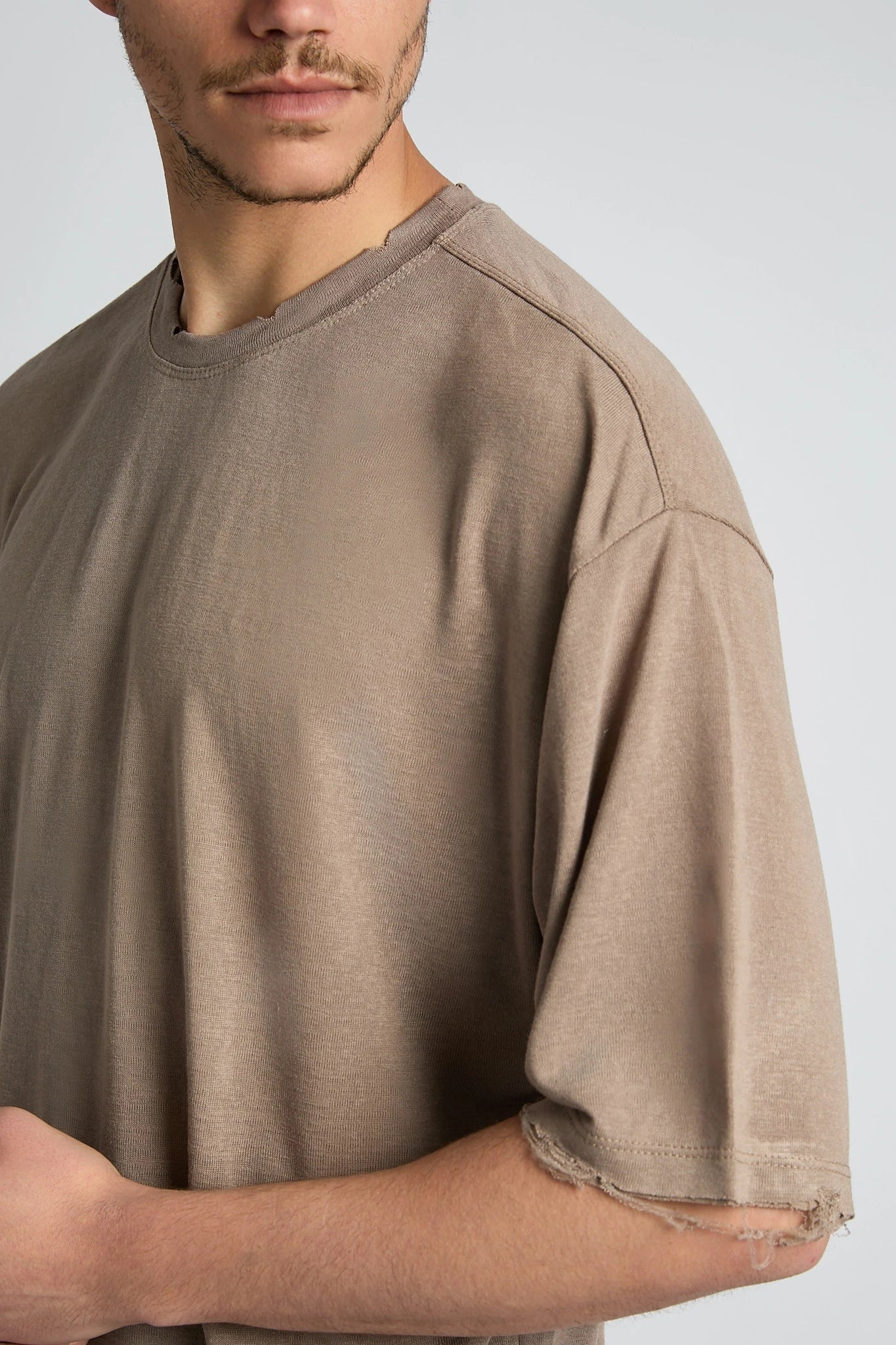 חולצה מיינסטרים 240116 BROWN