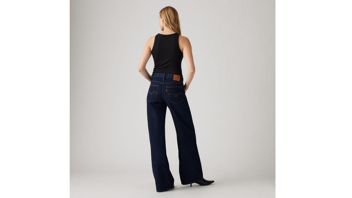 ג׳ינס Levi's A8701-0007 — צילום מקור על דוגמנית, גב