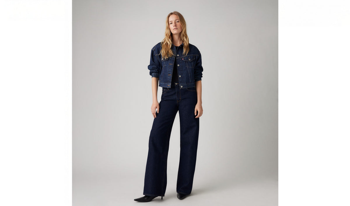 ג׳ינס Levi's A8701-0007 — צילום מקור על דוגמנית, חזית