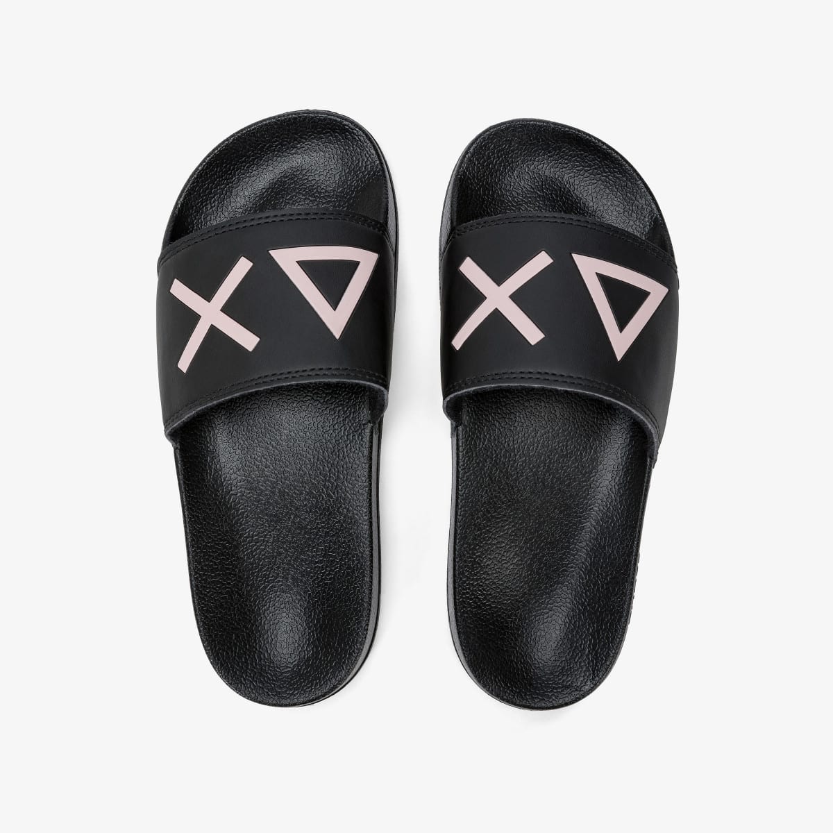 SLIPPERS LOGO BLACK — כפכפים לנשים