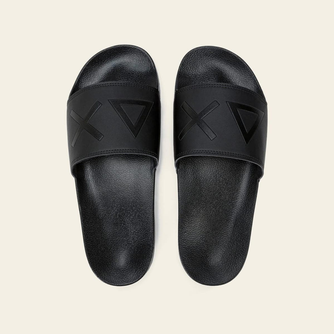 SLIPPERS LOGO BLACK — כפכפים לגברים