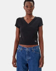 LV047C910G UB1 A- SS WOVEN LABEL RIB VNECK TEE