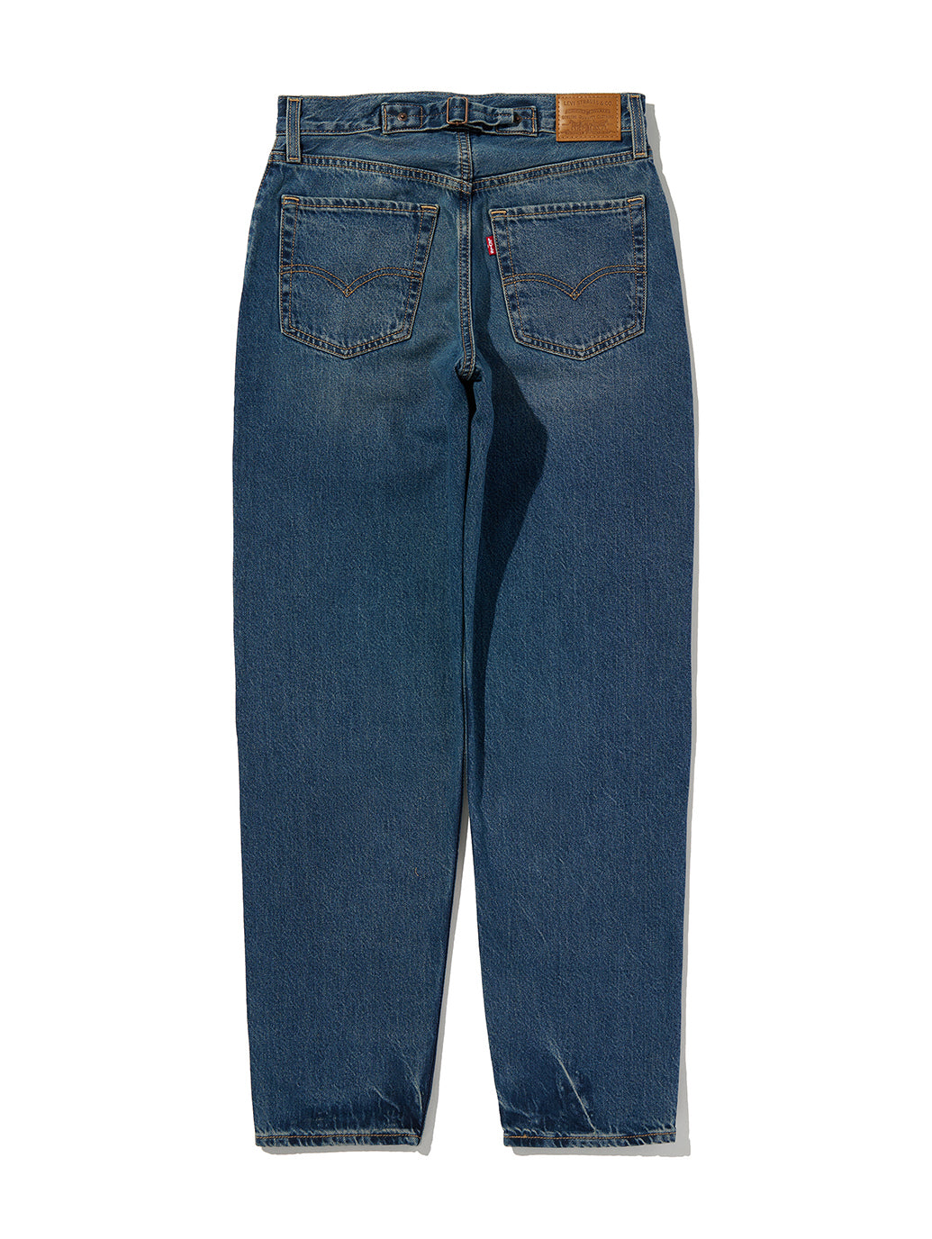 Levi’s 0083N-0008 — גב המוצר על רקע לבן