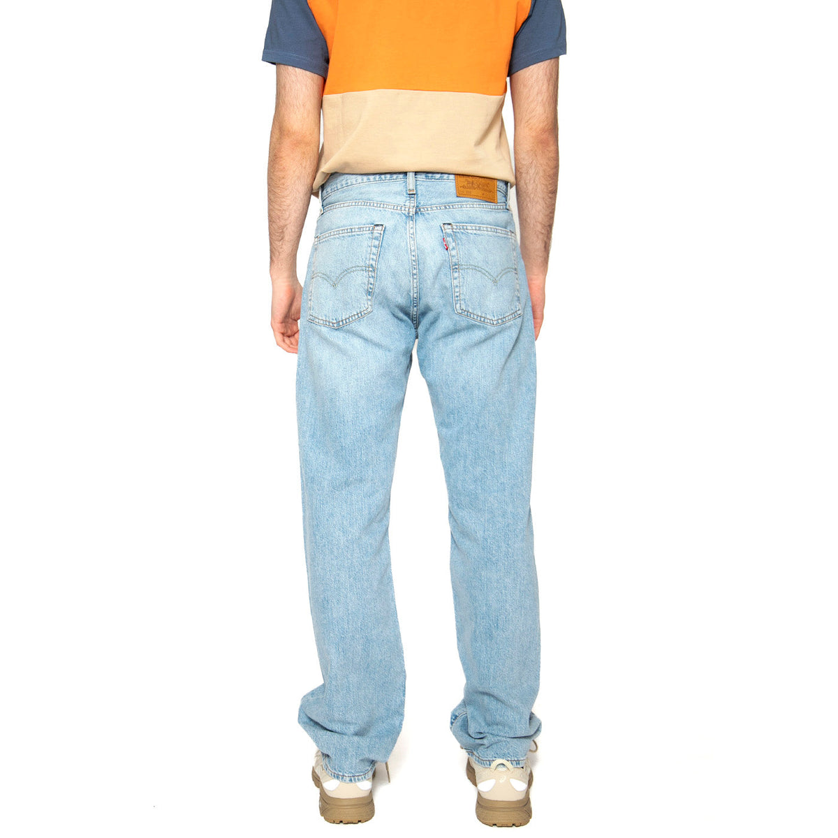 ג׳ינס Levi’s 555 Relaxed Straight כחול בהיר 000LO-0009 – גב על דוגמן